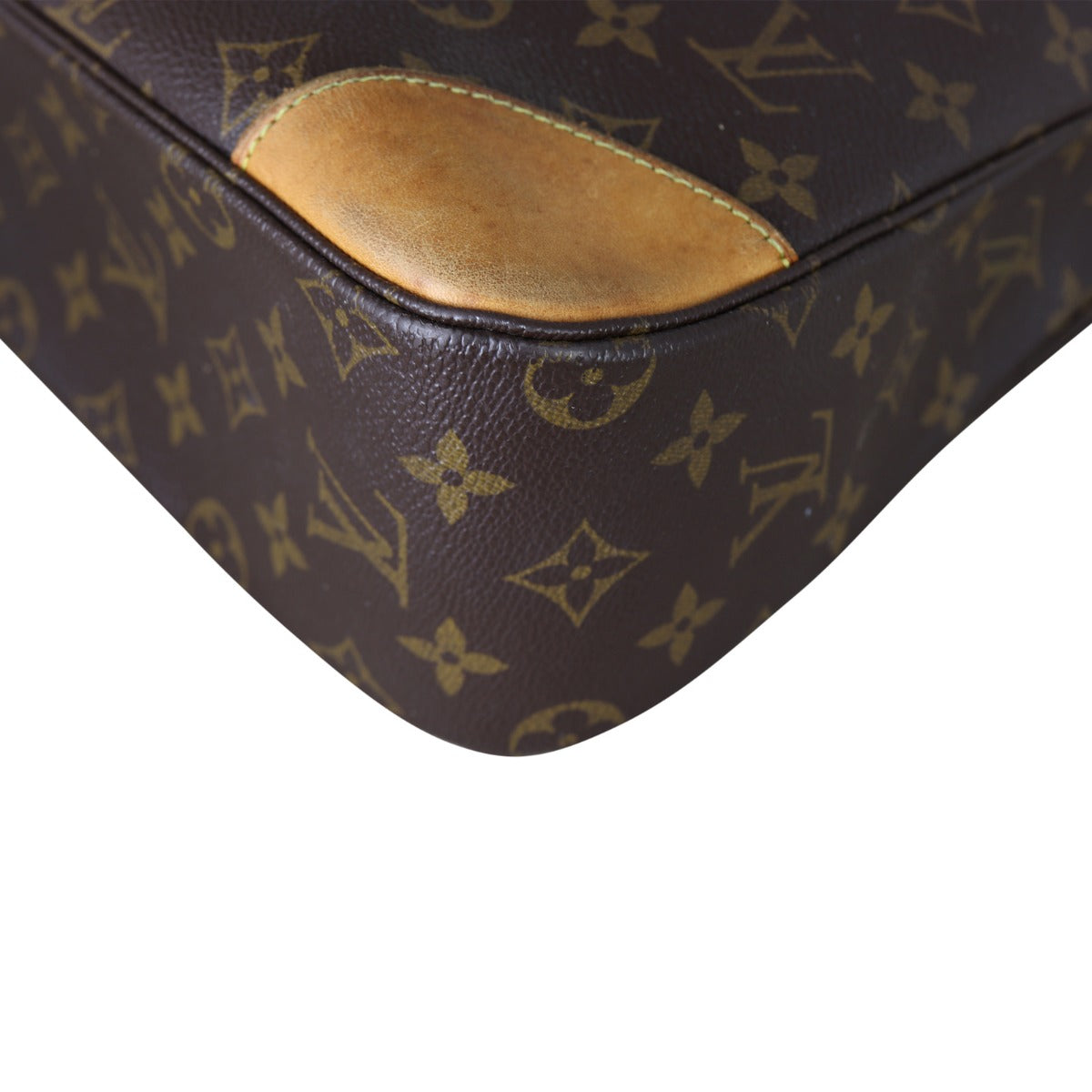 Louis Vuitton Boulogne 30 Monogram Corner Close Up