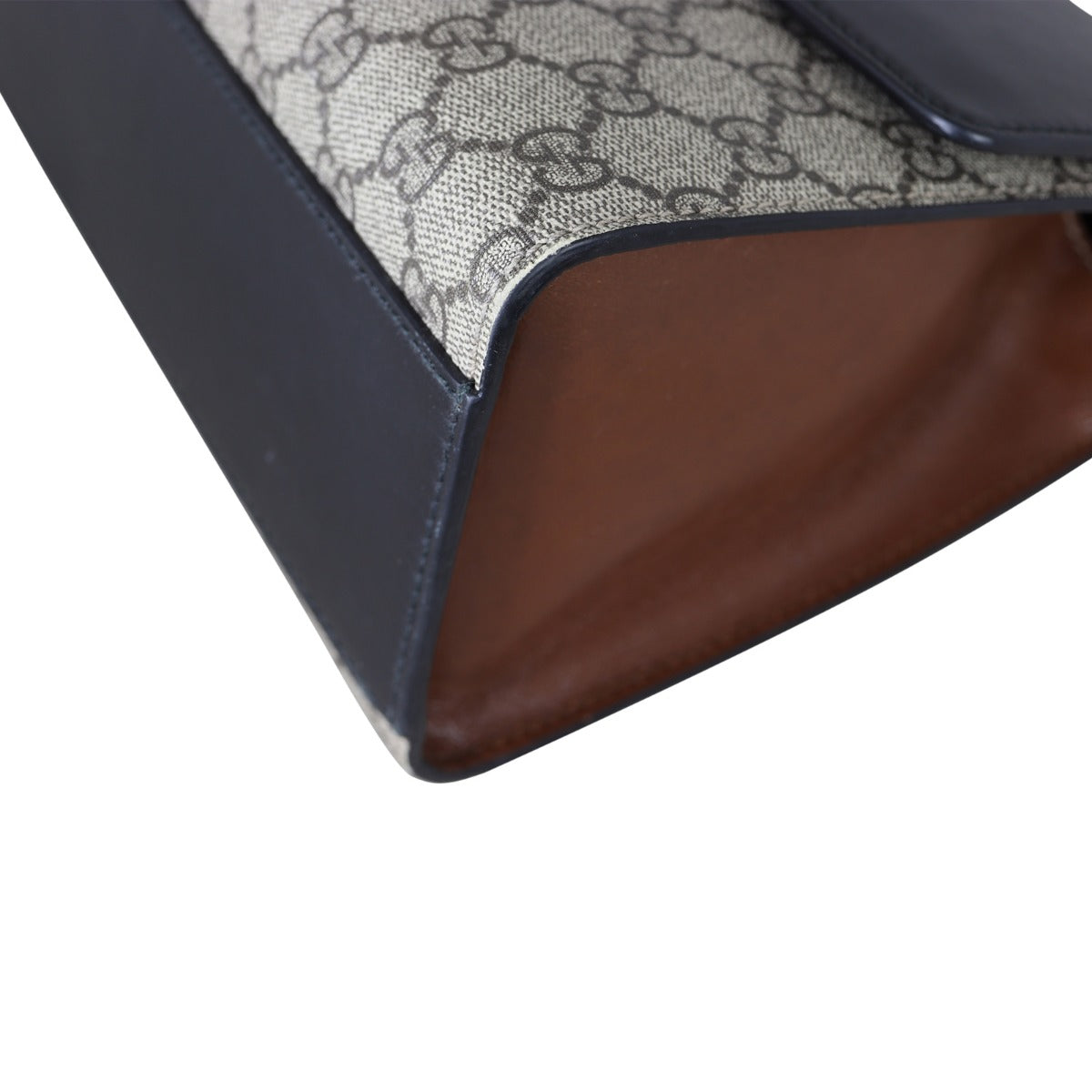 Gucci GG Supreme Padlock Medium Bag Corner Close Up