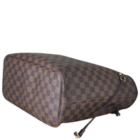 Louis Vuitton Neverfull MM Damier Ebene Corner Distance