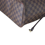 Louis Vuitton Neverfull MM Damier Ebene Corner Close Up