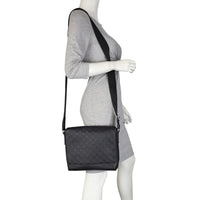 Louis Vuitton District PM Messenger Damier Infini Mannequin