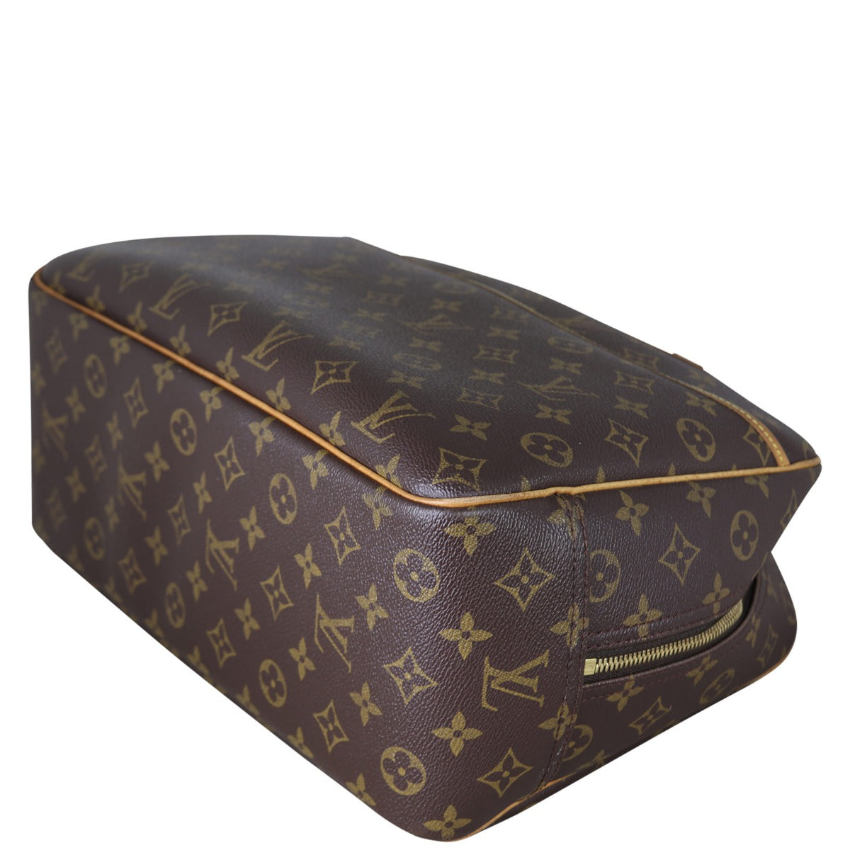 Louis Vuitton Deauville Monogram Corner Distance