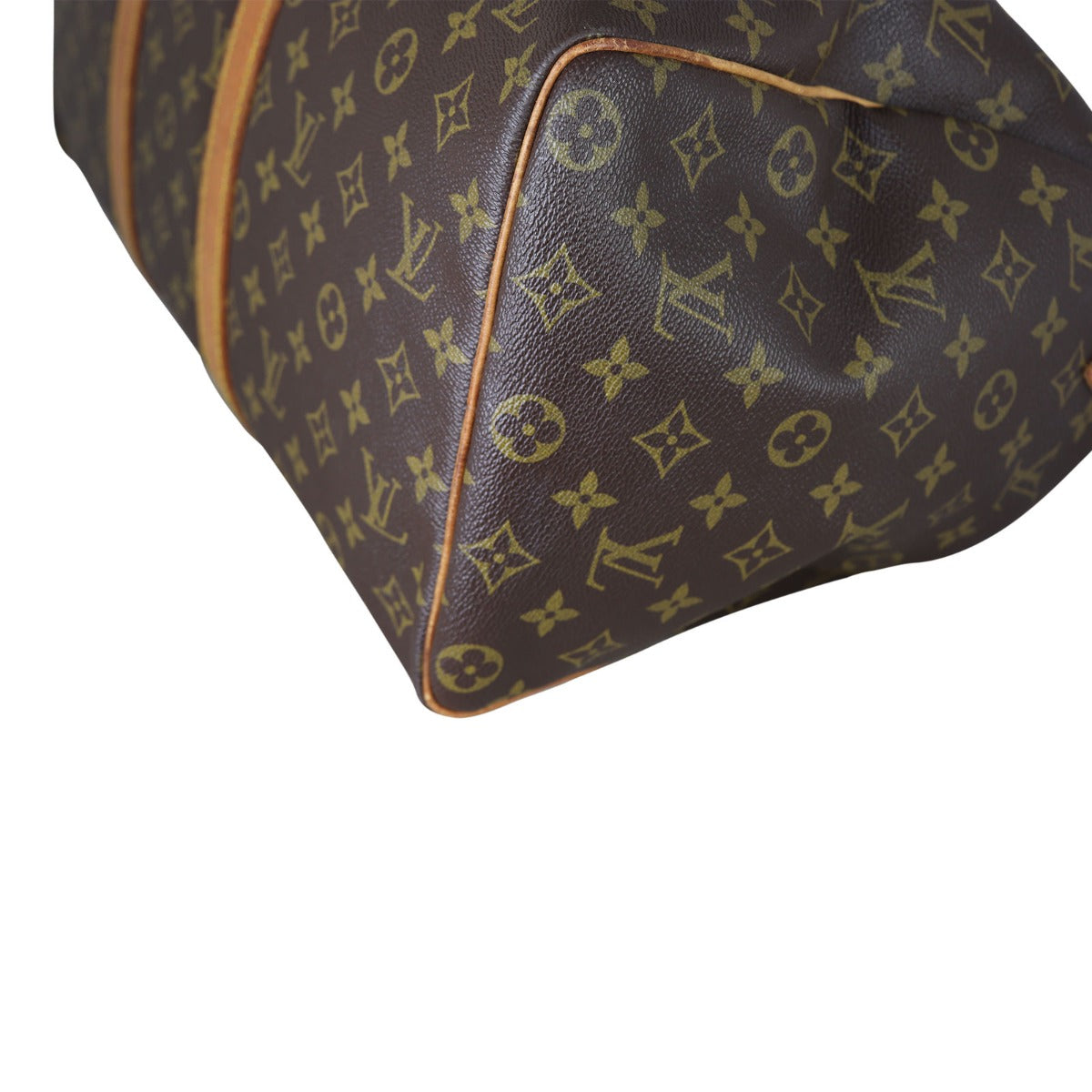 Louis Vuitton Keepall 45 Monogram Corner Close up
