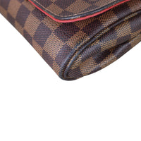 Louis Vuitton Favorite PM Damier Ebene Corner Close up