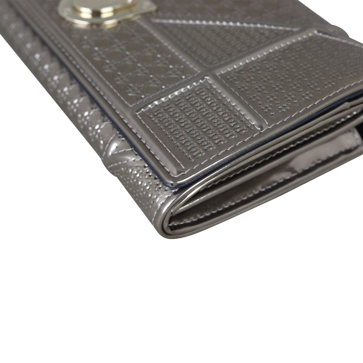 Dior Diorama Wallet on Chain Micro-Cannage Corner Close Up