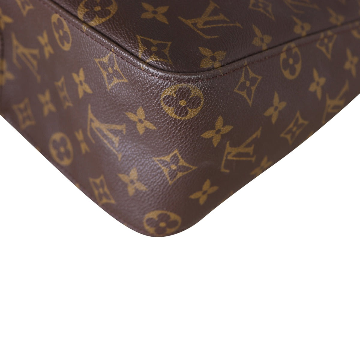 Louis Vuitton Looping GM Monogram Corner Closuep
