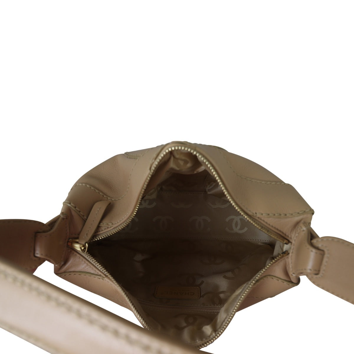 Chanel Vintage CC Surpique Shoulder Bag Whole Interior