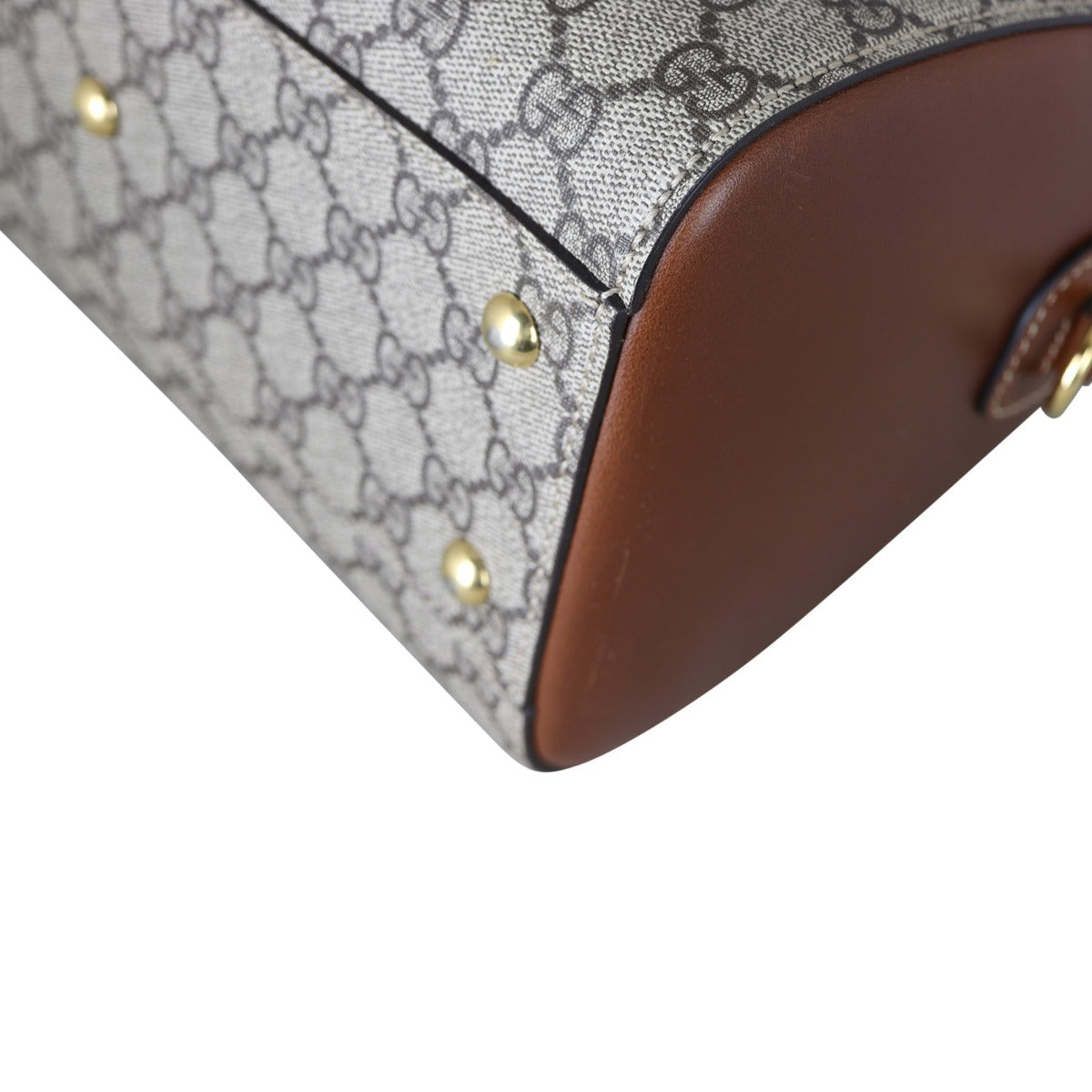 Gucci GG Supreme Medium Boston Bag Corner Close Up