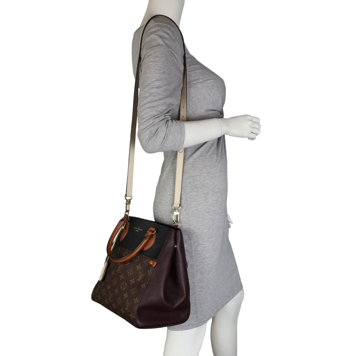 Louis Vuitton Fold Tote MM Monogram Mannequin
