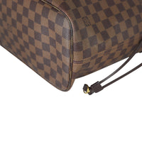 Louis Vuitton Neverfull MM Damier Ebene Corner Close Up