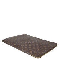 Louis Vuitton Document Holder Corner Distance