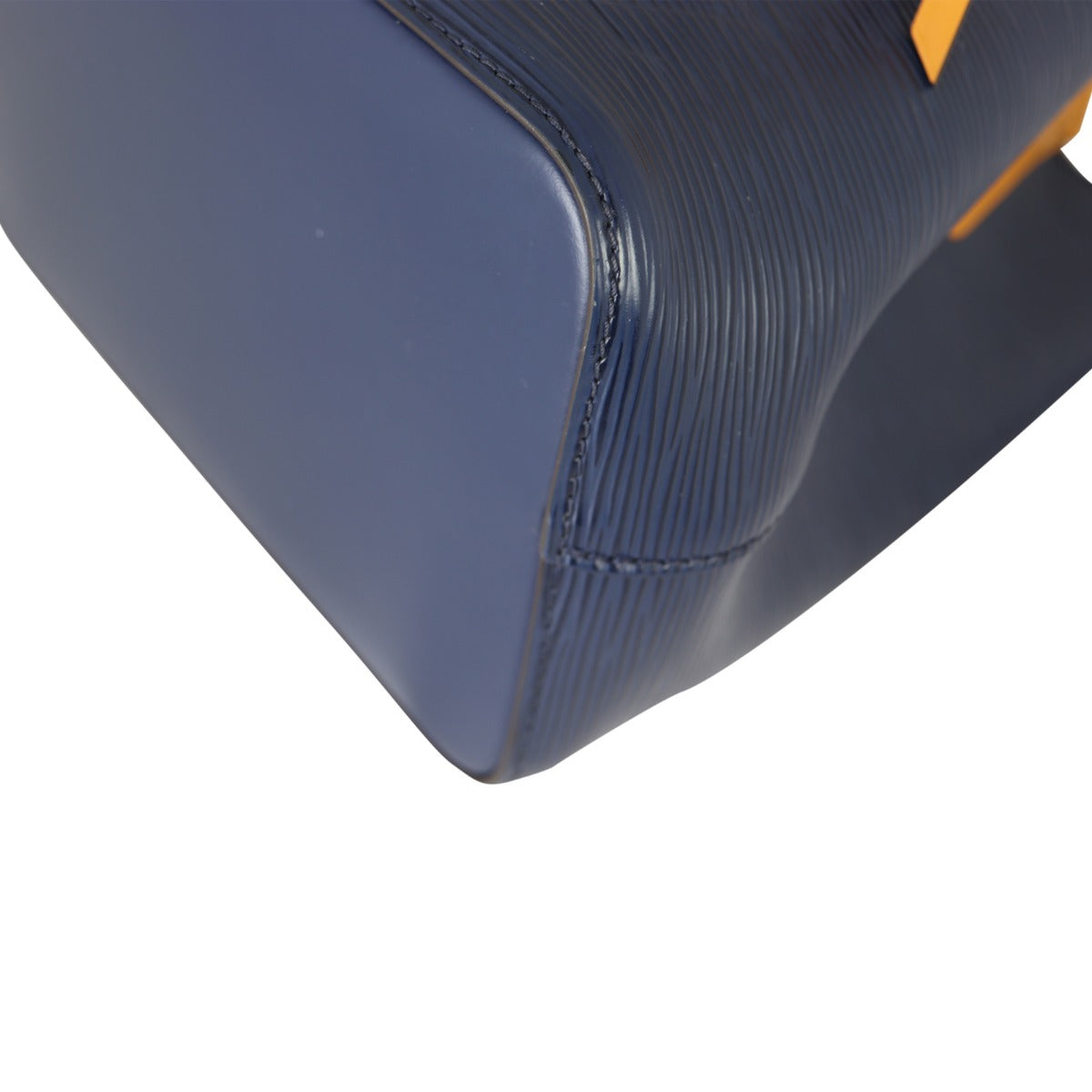 Louis Vuitton NeoNoe BB Epi Corner Close Up