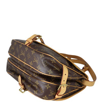 Louis Vuitton Saumur 30 Monogram Corner Distance