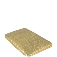 Chanel O-Case Mini Croc embossed Corner Distance
