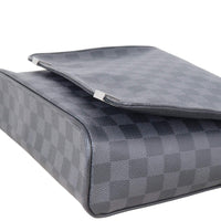 Louis Vuitton District PM Messenger Damier Graphite