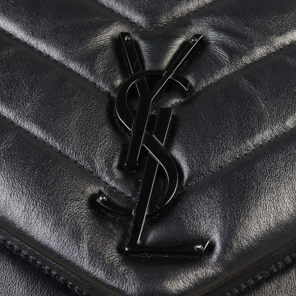 Saint Laurent Loulou Medium
