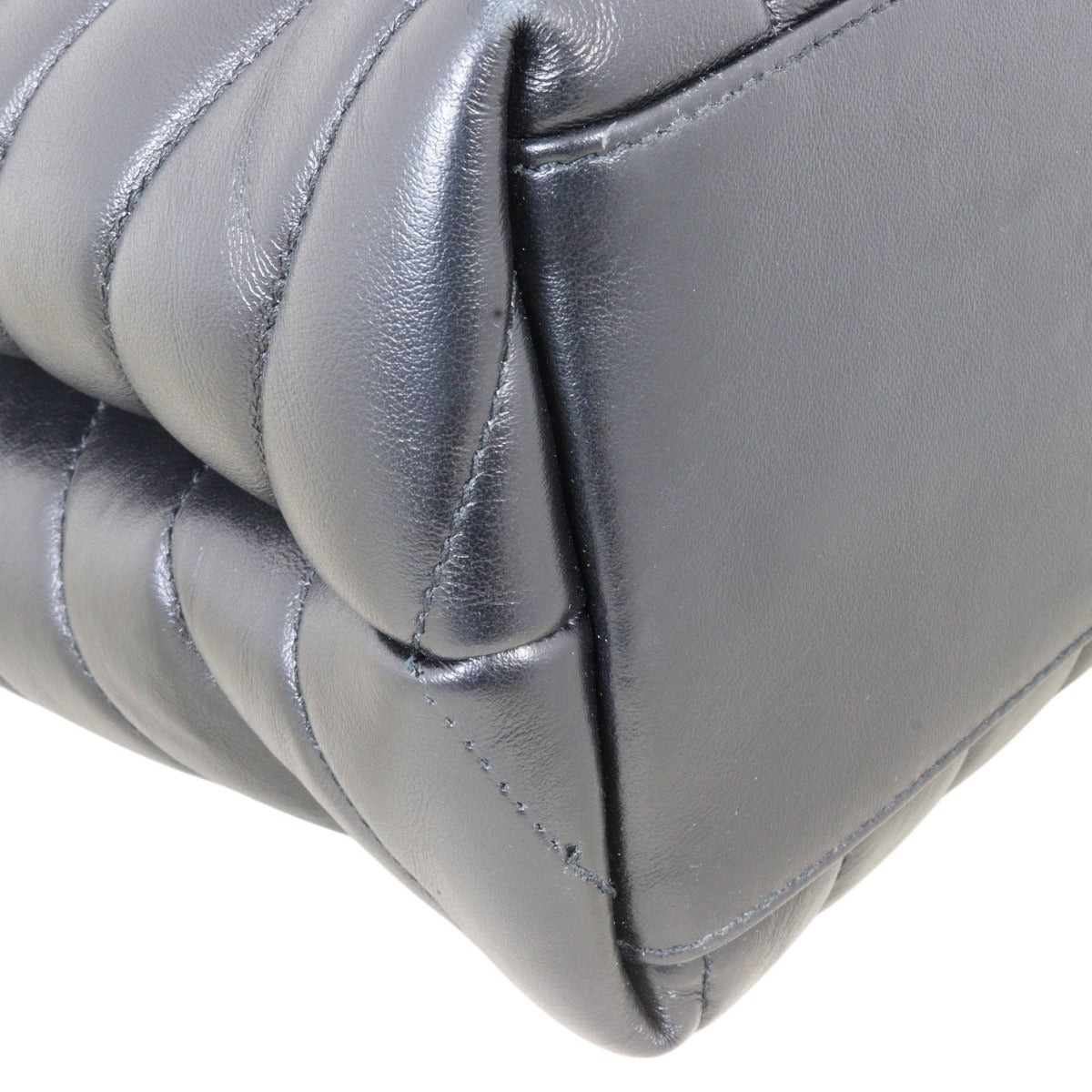 Saint Laurent Loulou Medium