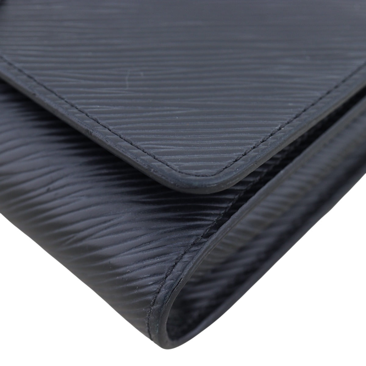 Louis Vuitton Twist Chain Wallet