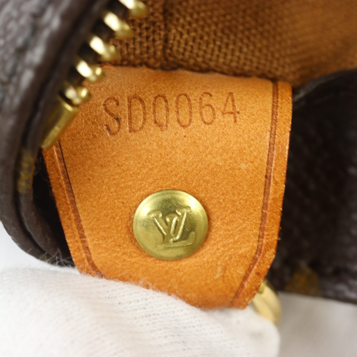 Louis Vuitton Cabas Mezzo Monogram