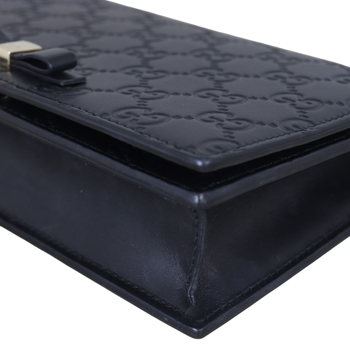 Gucci Guccissima Bow Wallet on Chain