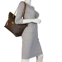 Louis Vuitton Iena MM Monogram