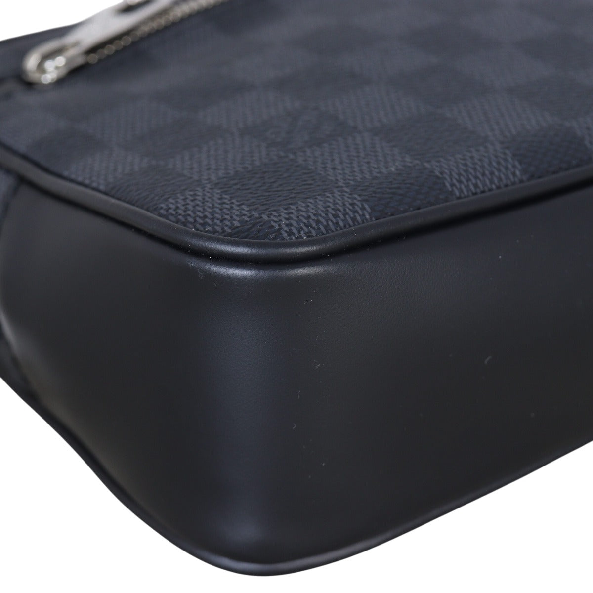 Louis Vuitton Pochette Kasai Damier Graphite