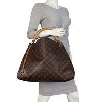 Louis Vuitton Artsy MM Monogram