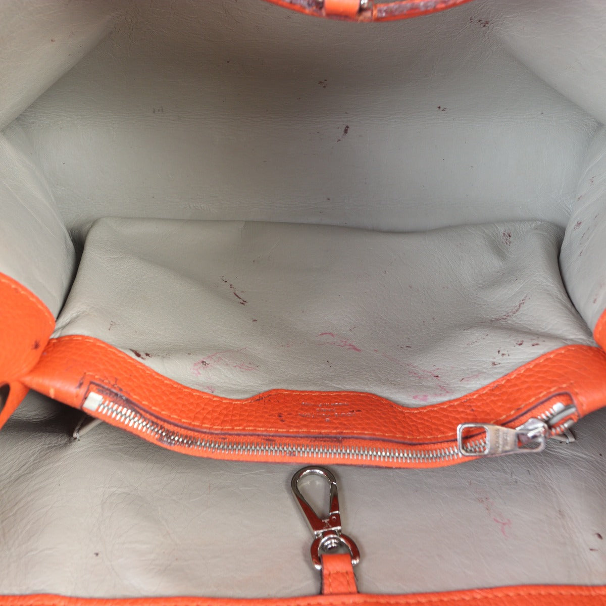 Louis Vuitton Capucines MM