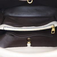 Louis Vuitton Capucines MM