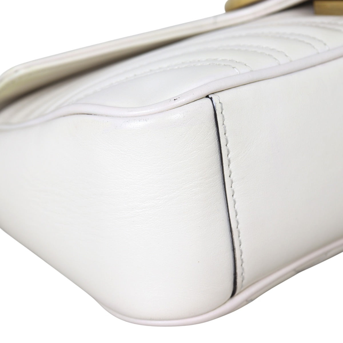 Gucci GG Marmont Matelasse Medium Shoulder Bag