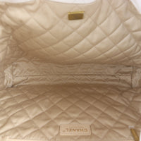 Chanel 22 Hobo Medium