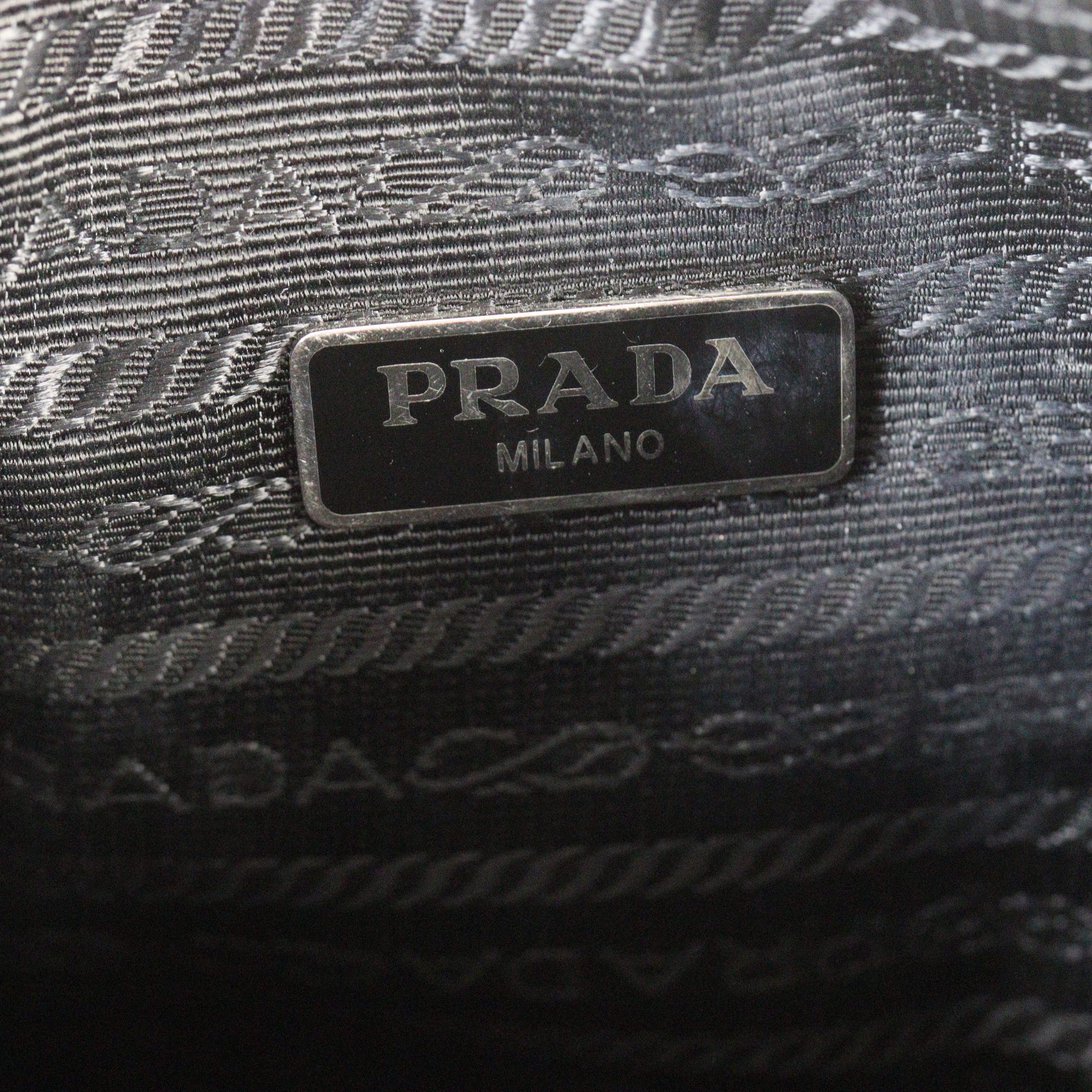 Prada Re-Edition 2005 Tessuto Shoulder Bag