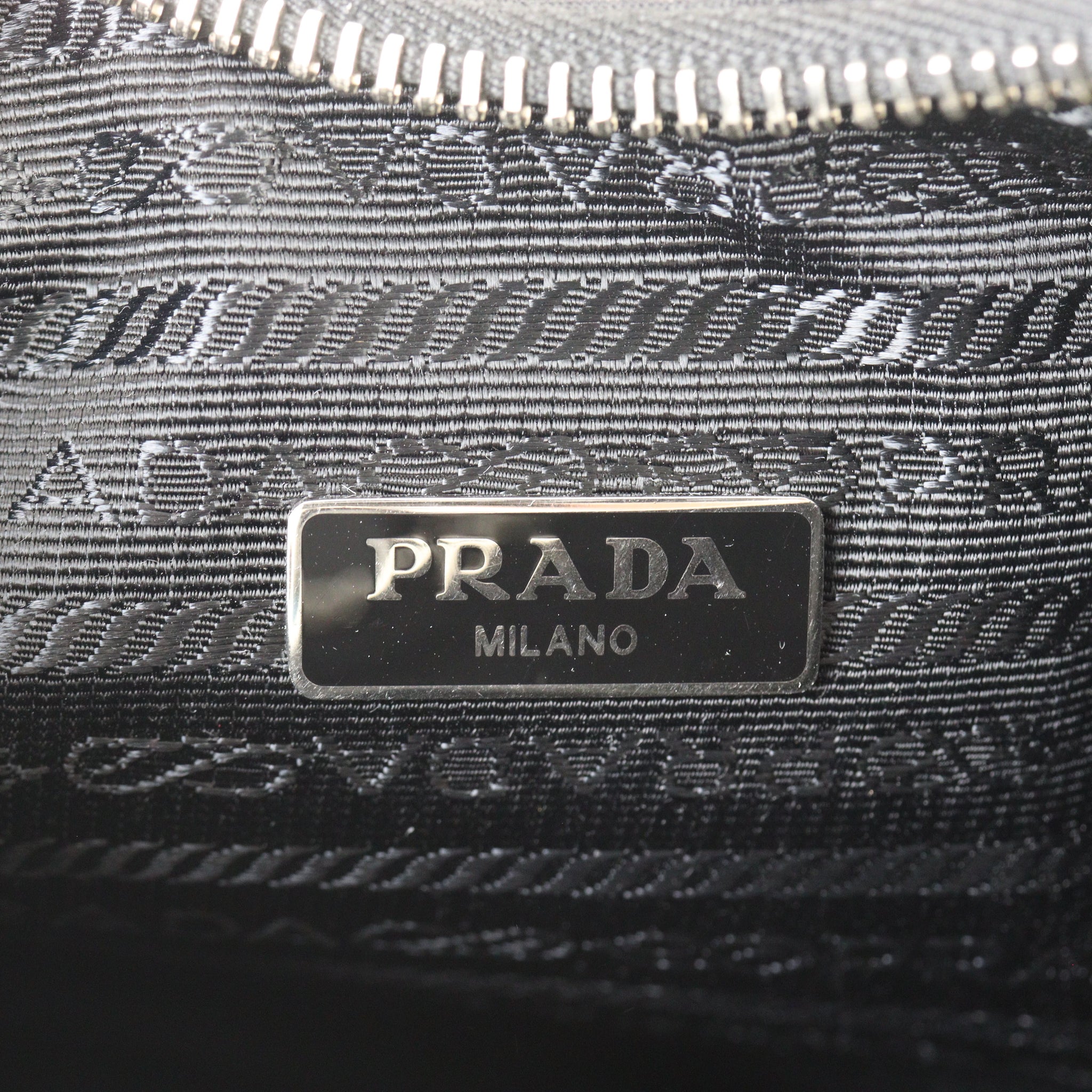 Prada Re-Edition 2006 Tessuto Chain Bag