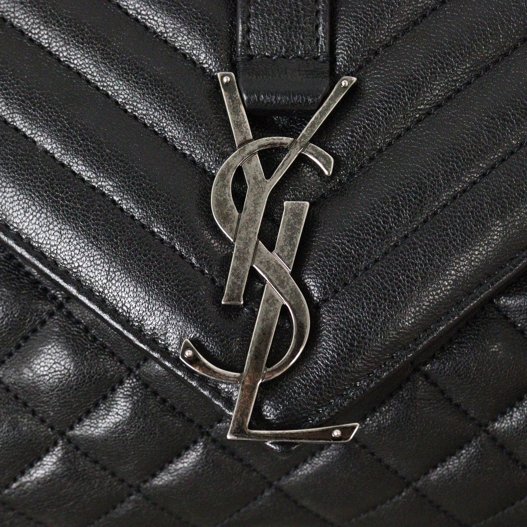 Saint Laurent Classic Medium Tri-Quilt Soft Envelope