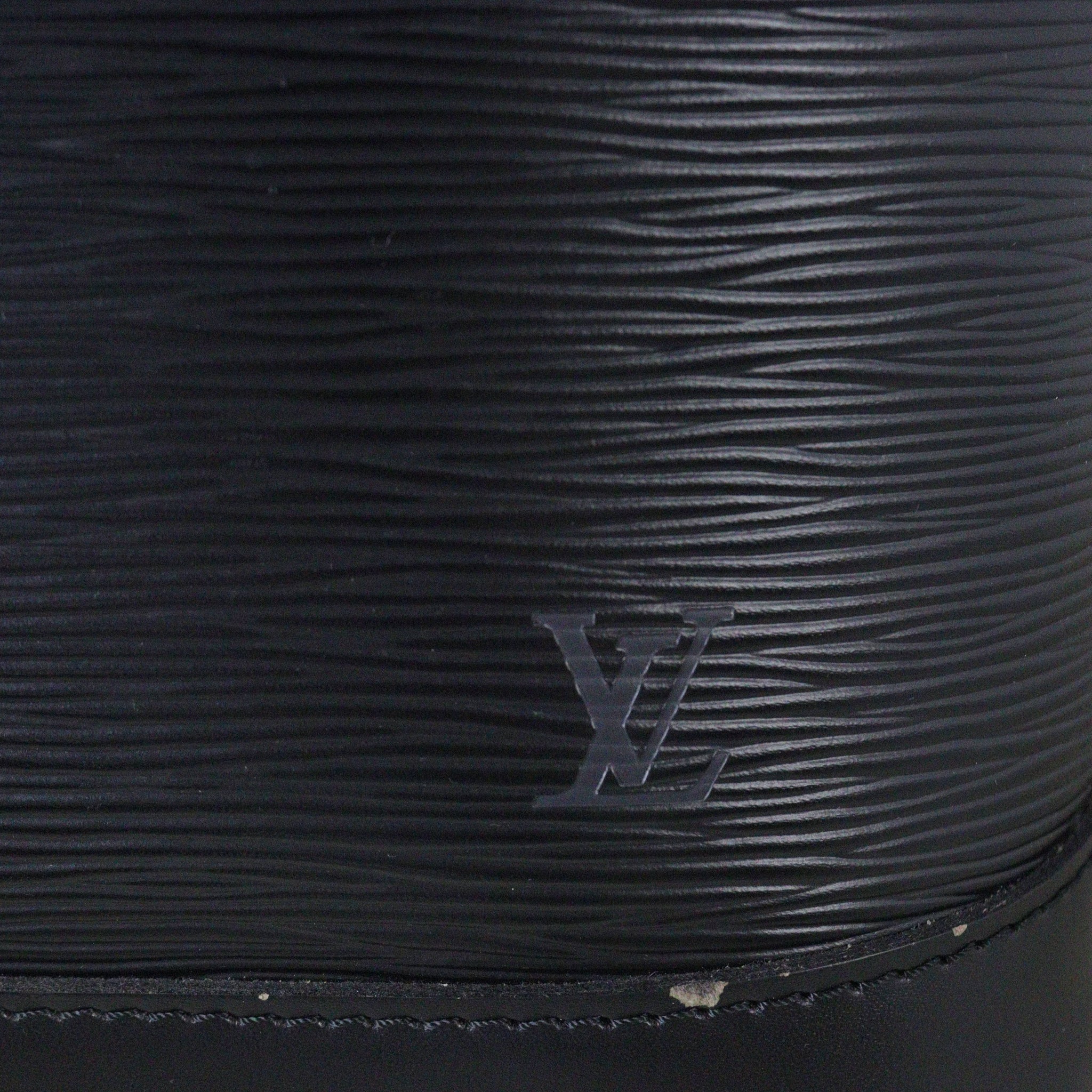 Louis Vuitton Alma PM Epi