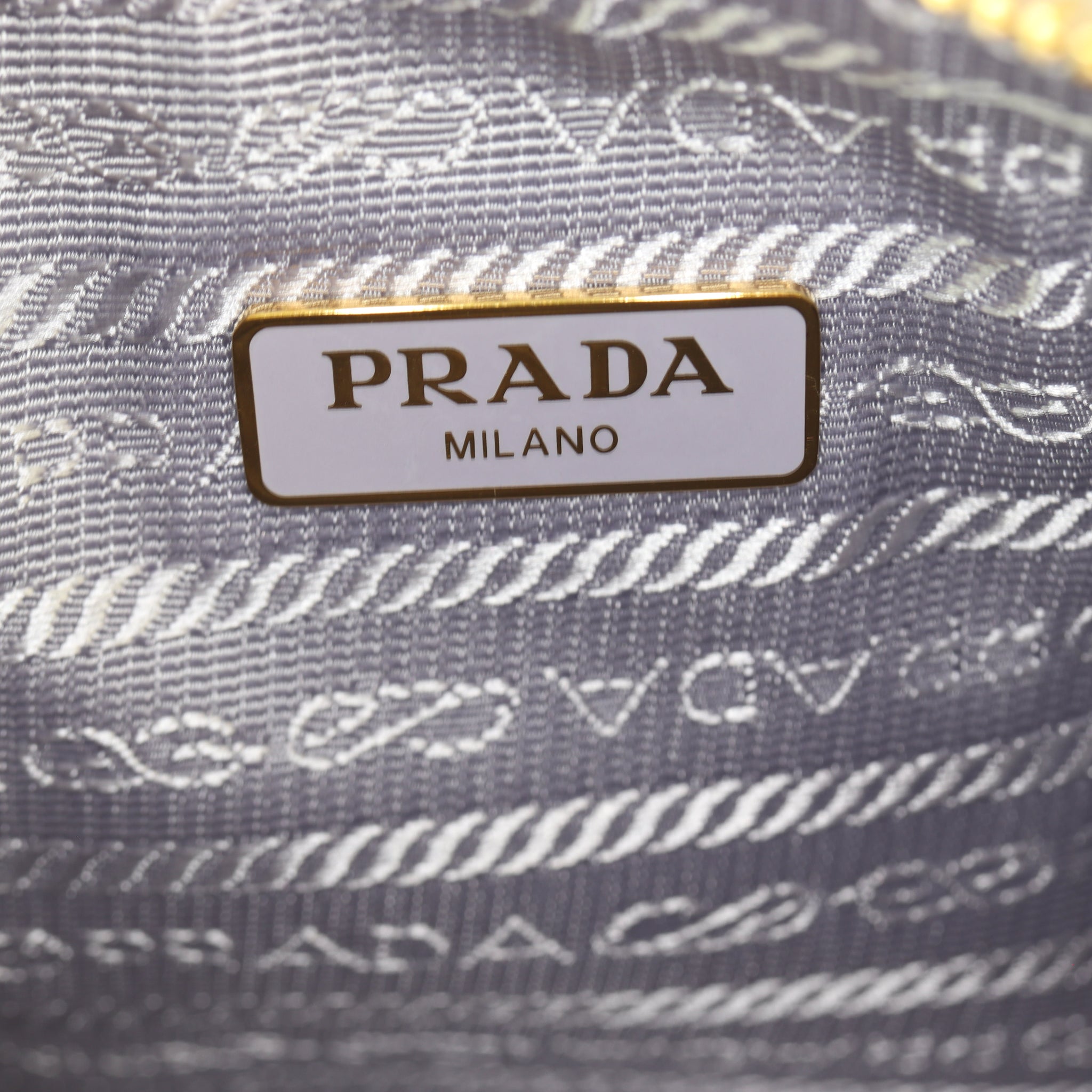 Prada Re-edition 2005 Saffiano Shoulder Bag