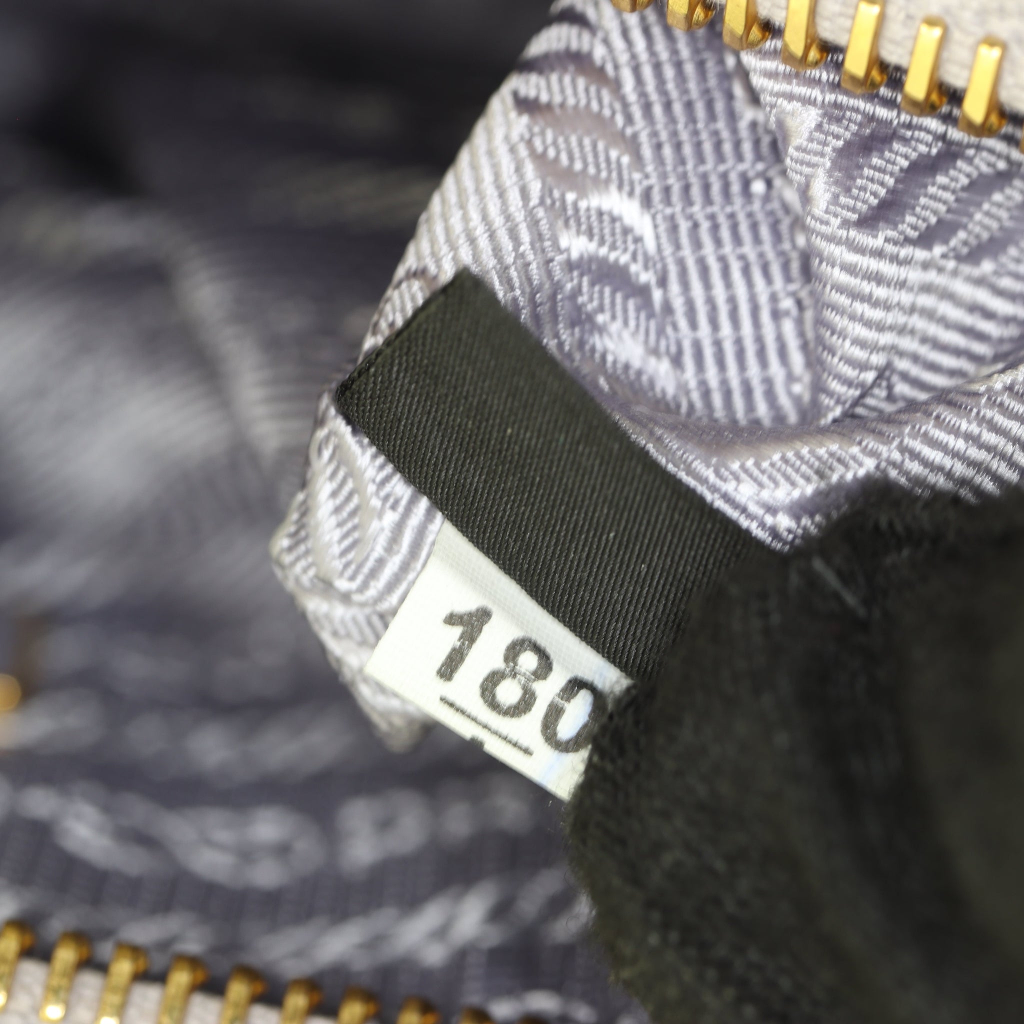 Prada Re-edition 2005 Saffiano Shoulder Bag