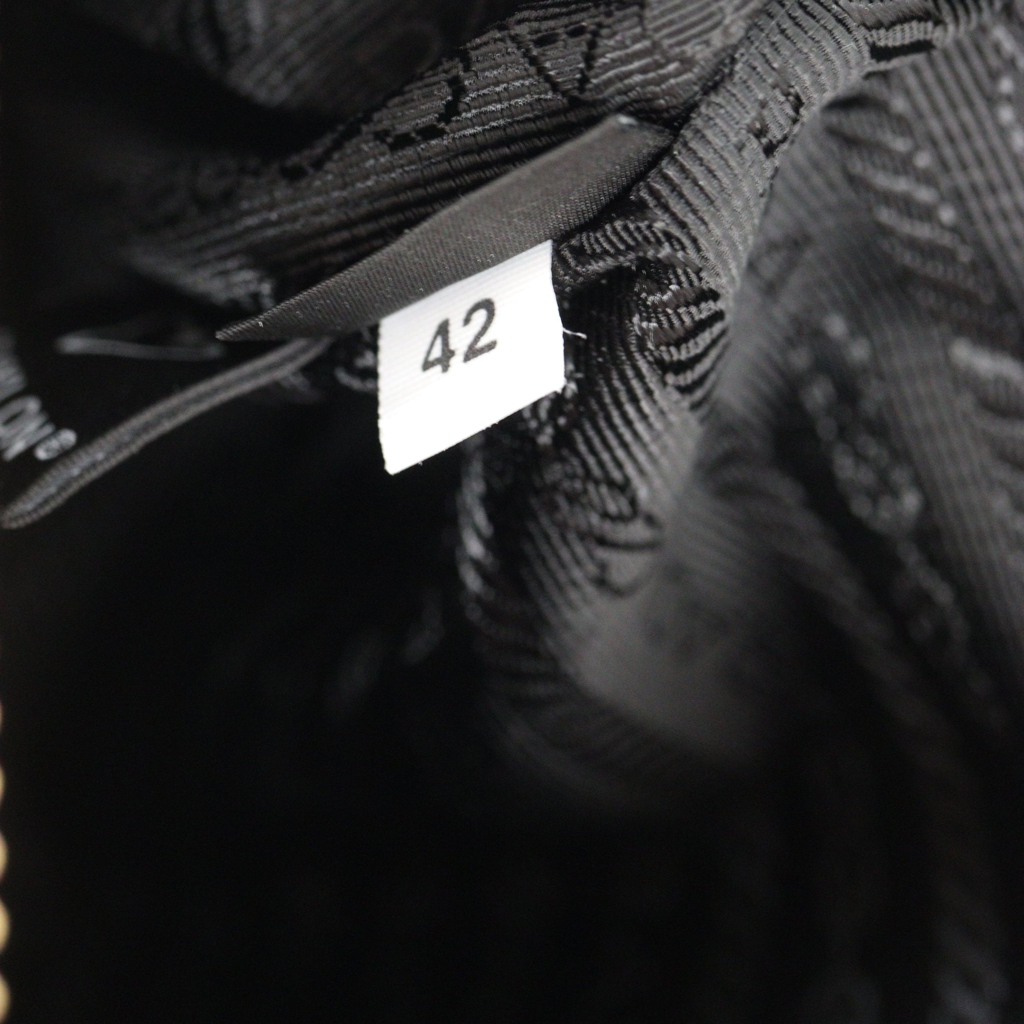 Prada Re-Edition 2005 Tessuto Shoulder Bag