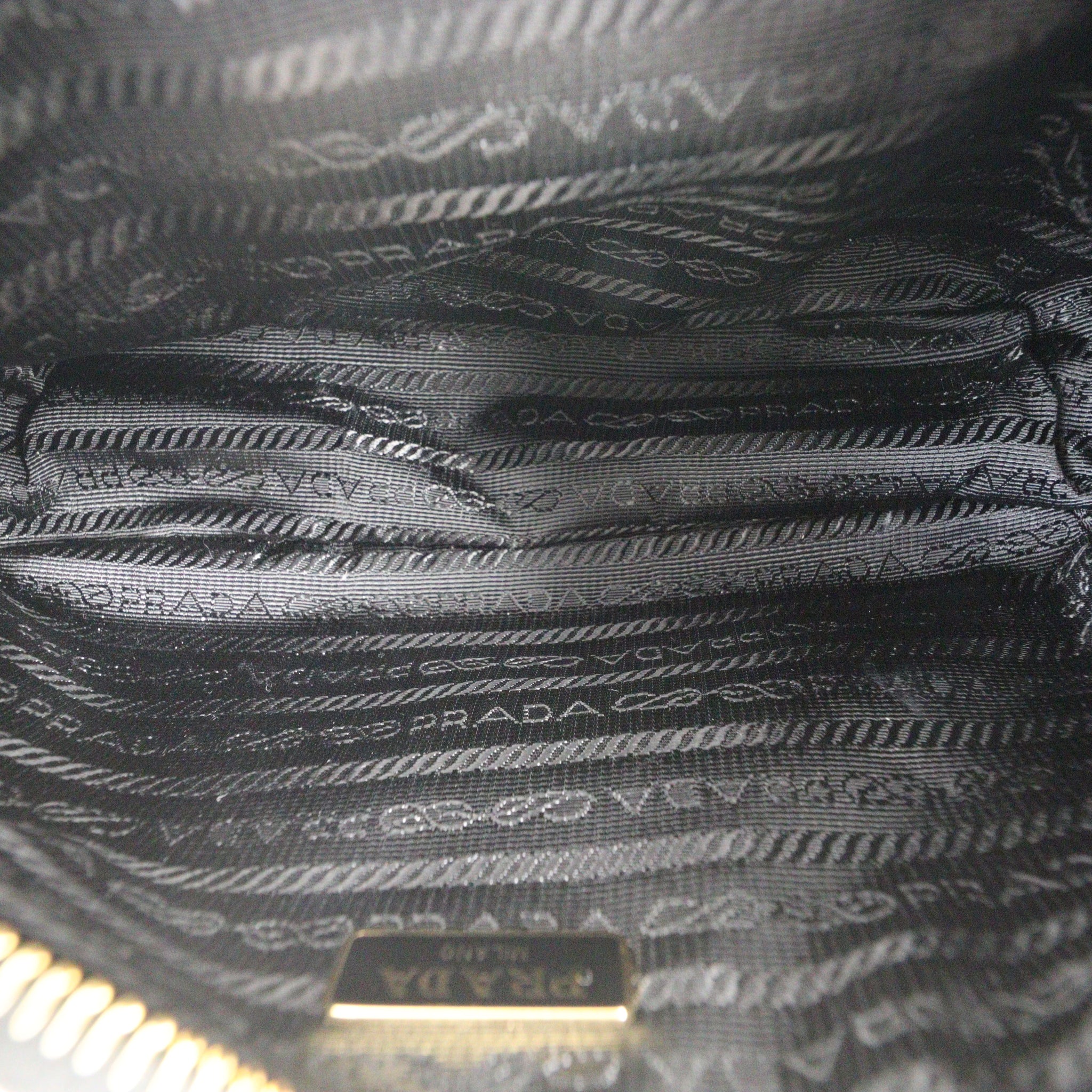 Prada Re-Edition 2005 Tessuto Shoulder Bag