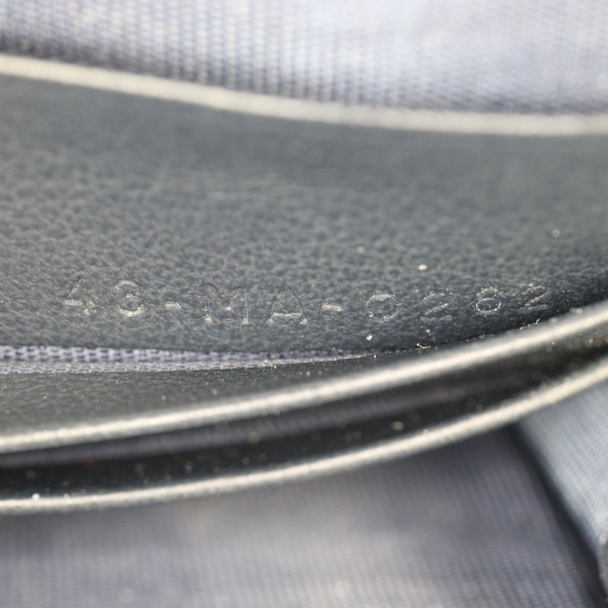 Dior 30 Montaigne Phone Holder Oblique