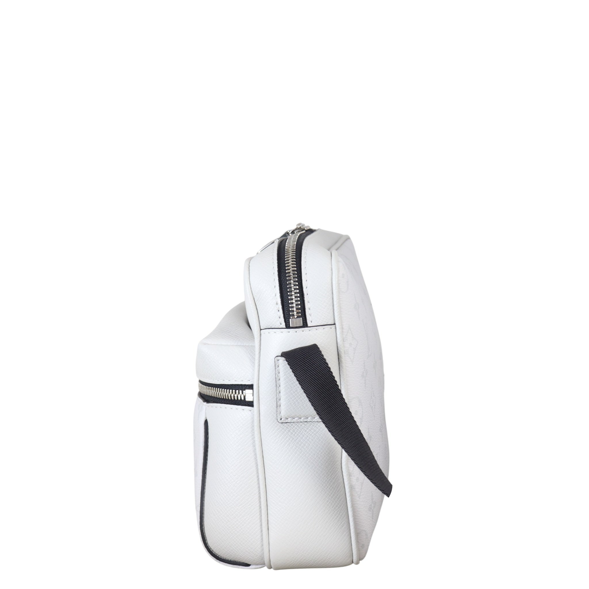 Louis Vuitton Outdoor Messenger Monogram Taigarama
