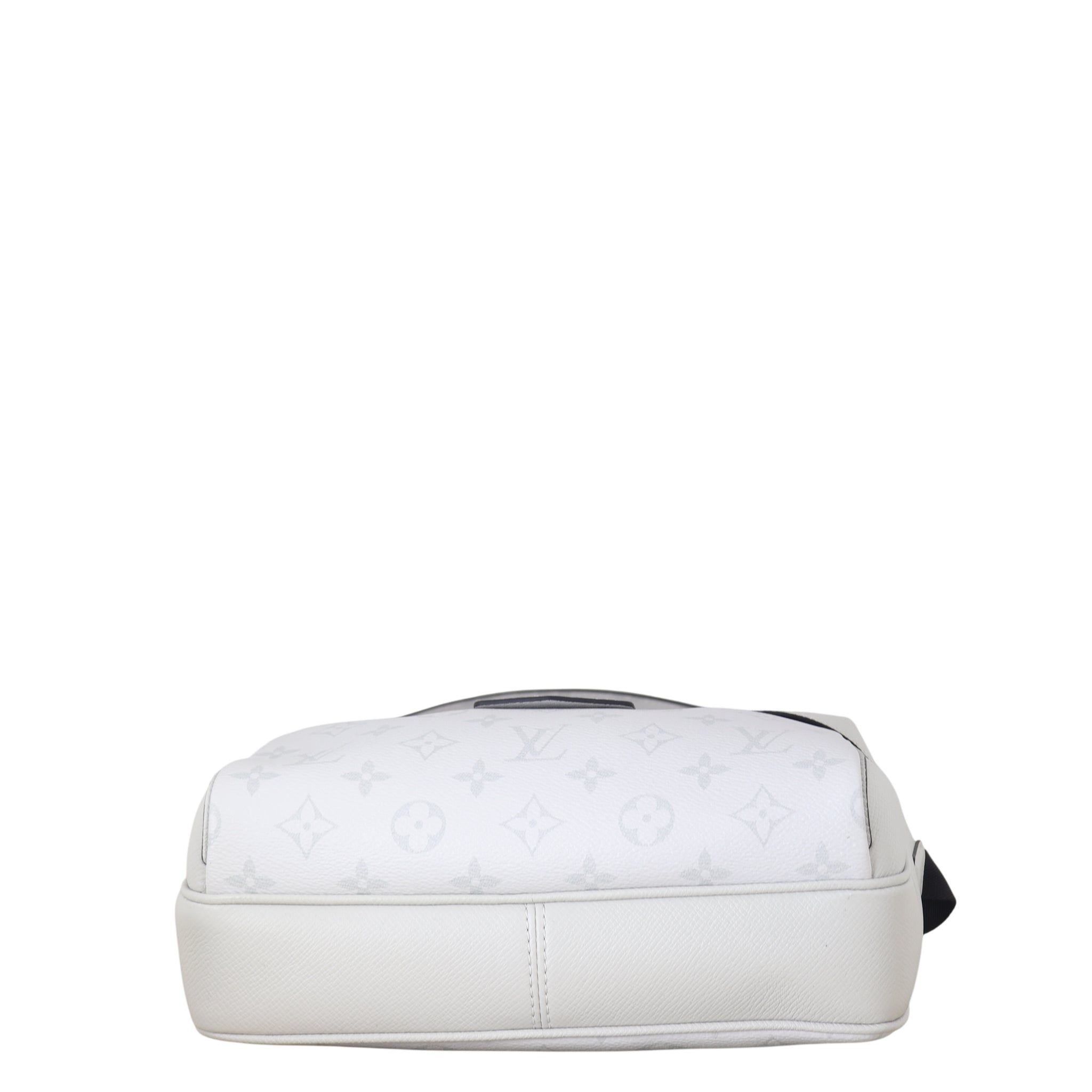 Louis Vuitton Outdoor Messenger Monogram Taigarama