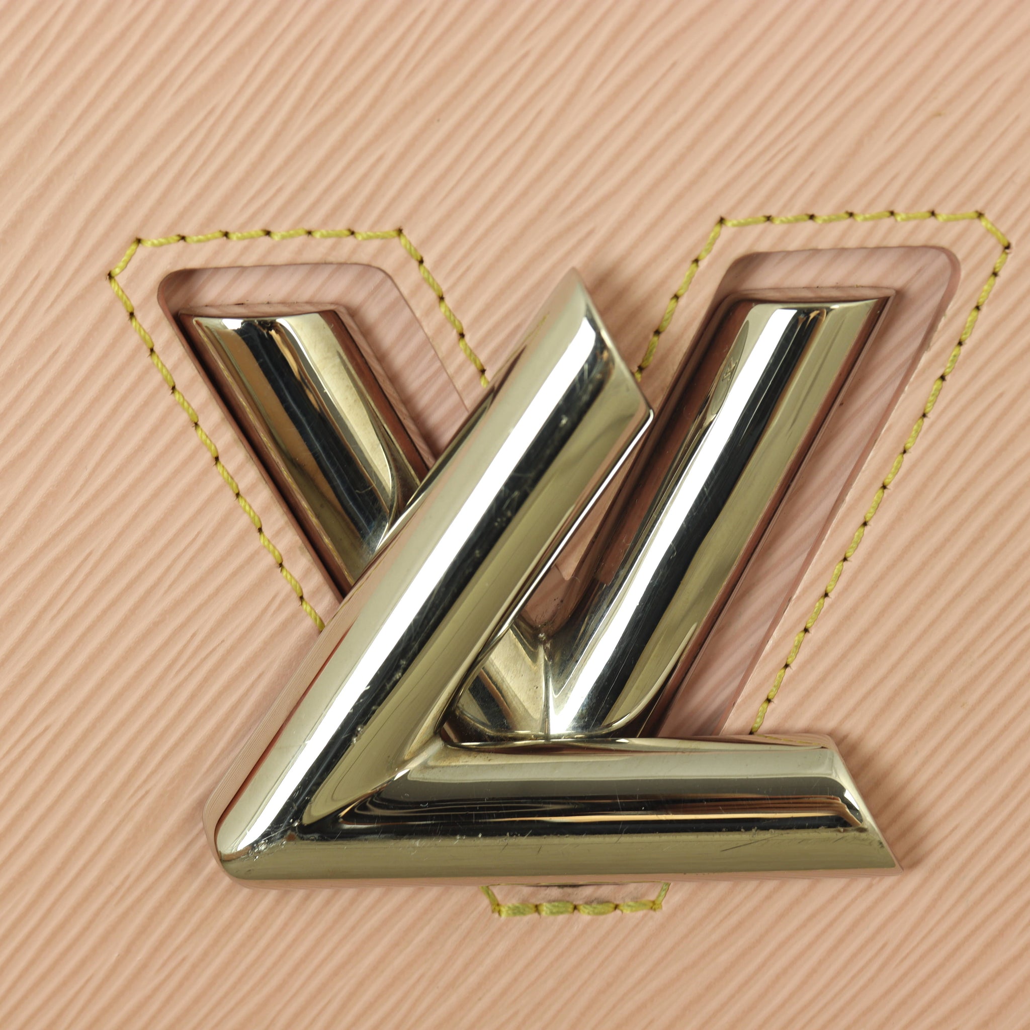 Louis Vuitton Twist MM Epi