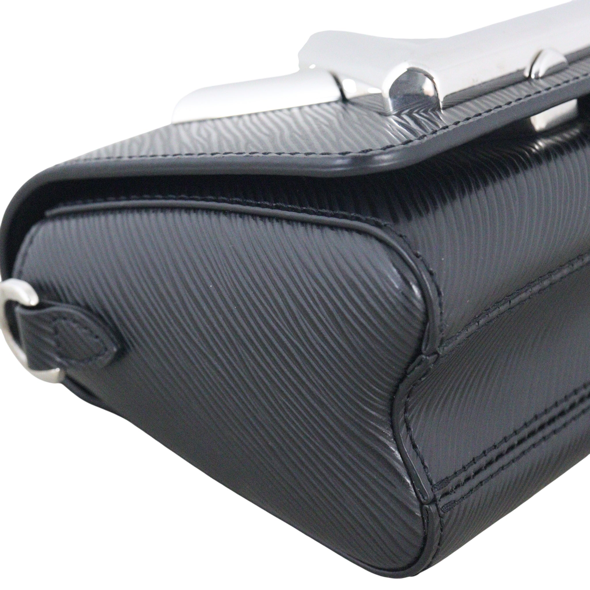 Louis Vuitton Twist Lock XL Epi