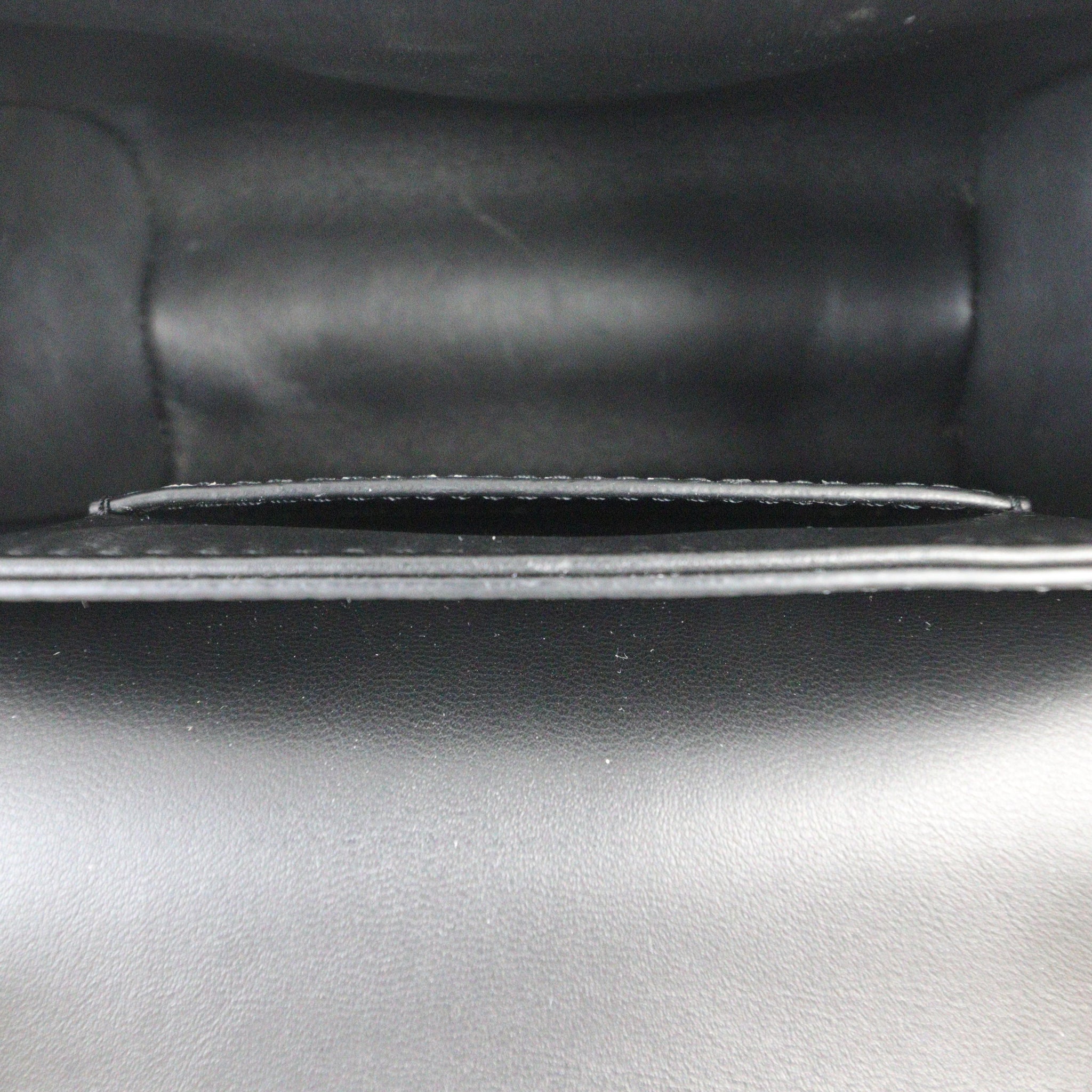 Louis Vuitton Twist Lock XL Epi