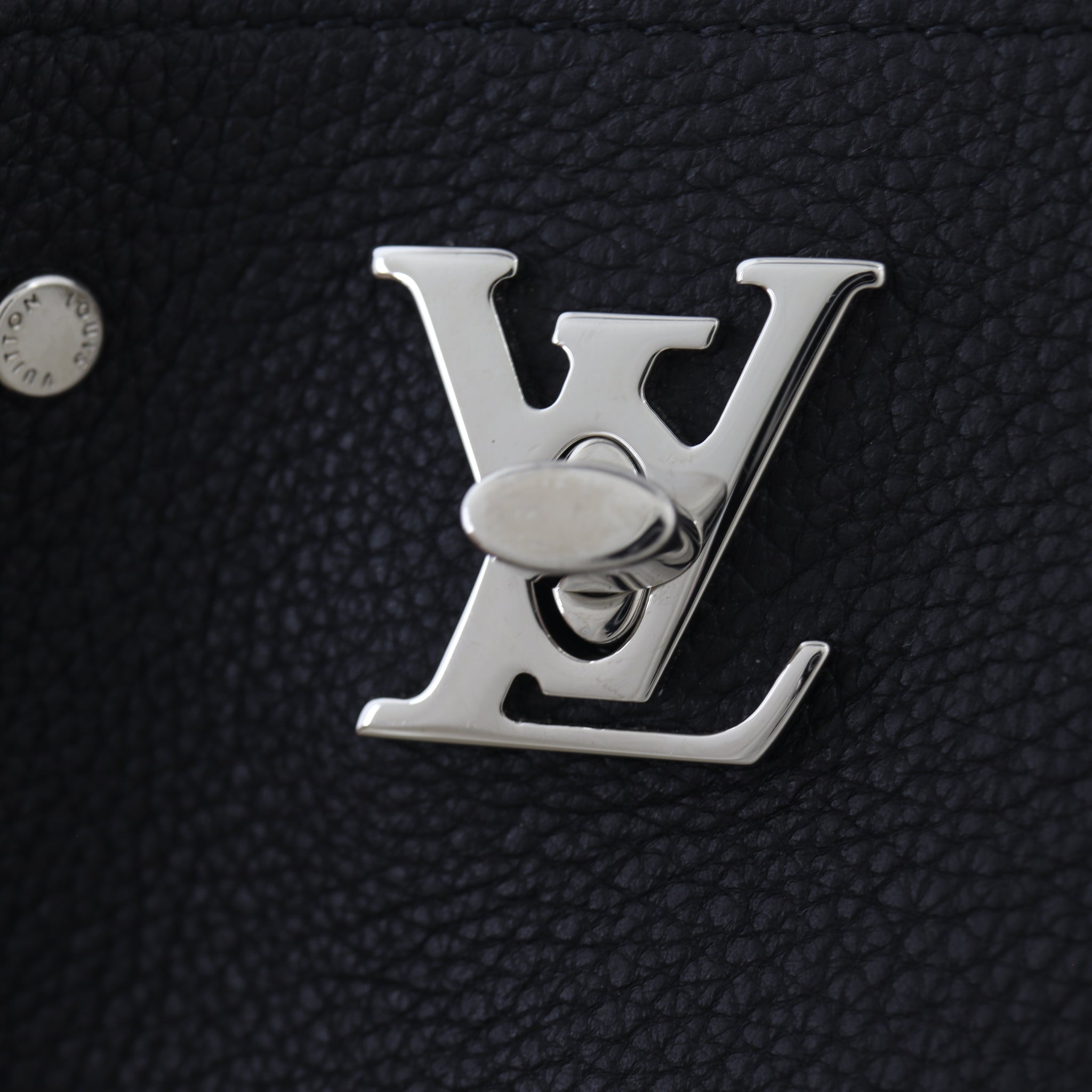 Louis Vuitton Lockme Bucket Mini