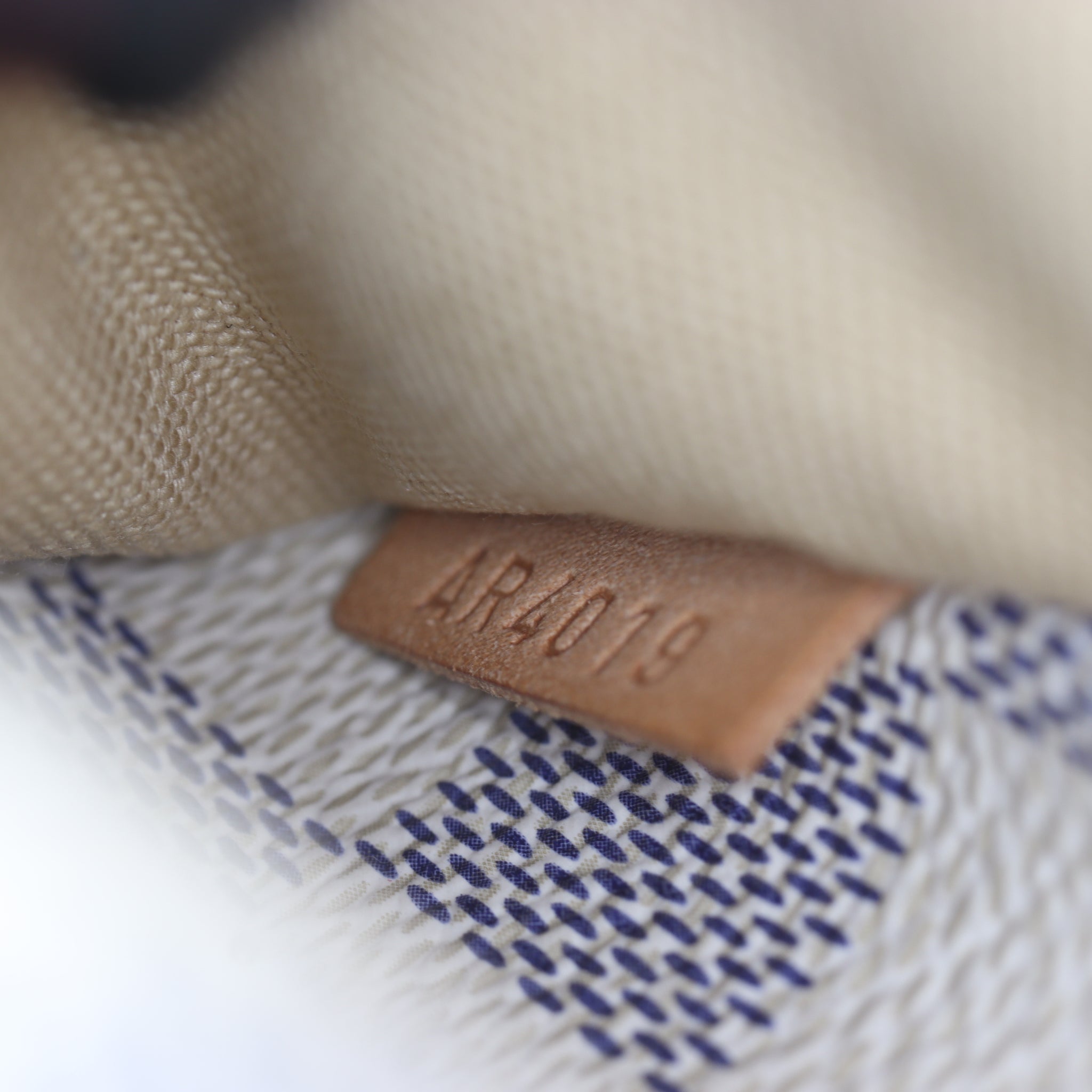 Louis Vuitton Totally MM Damier Azur