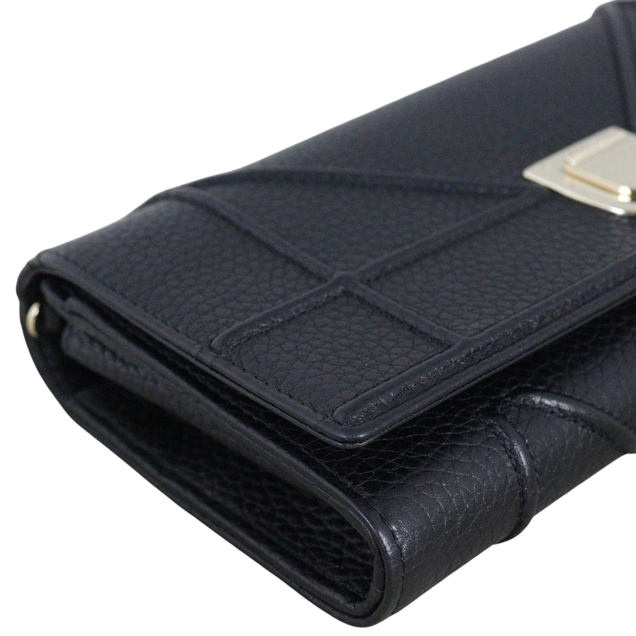 Dior Diorama Wallet on Chain