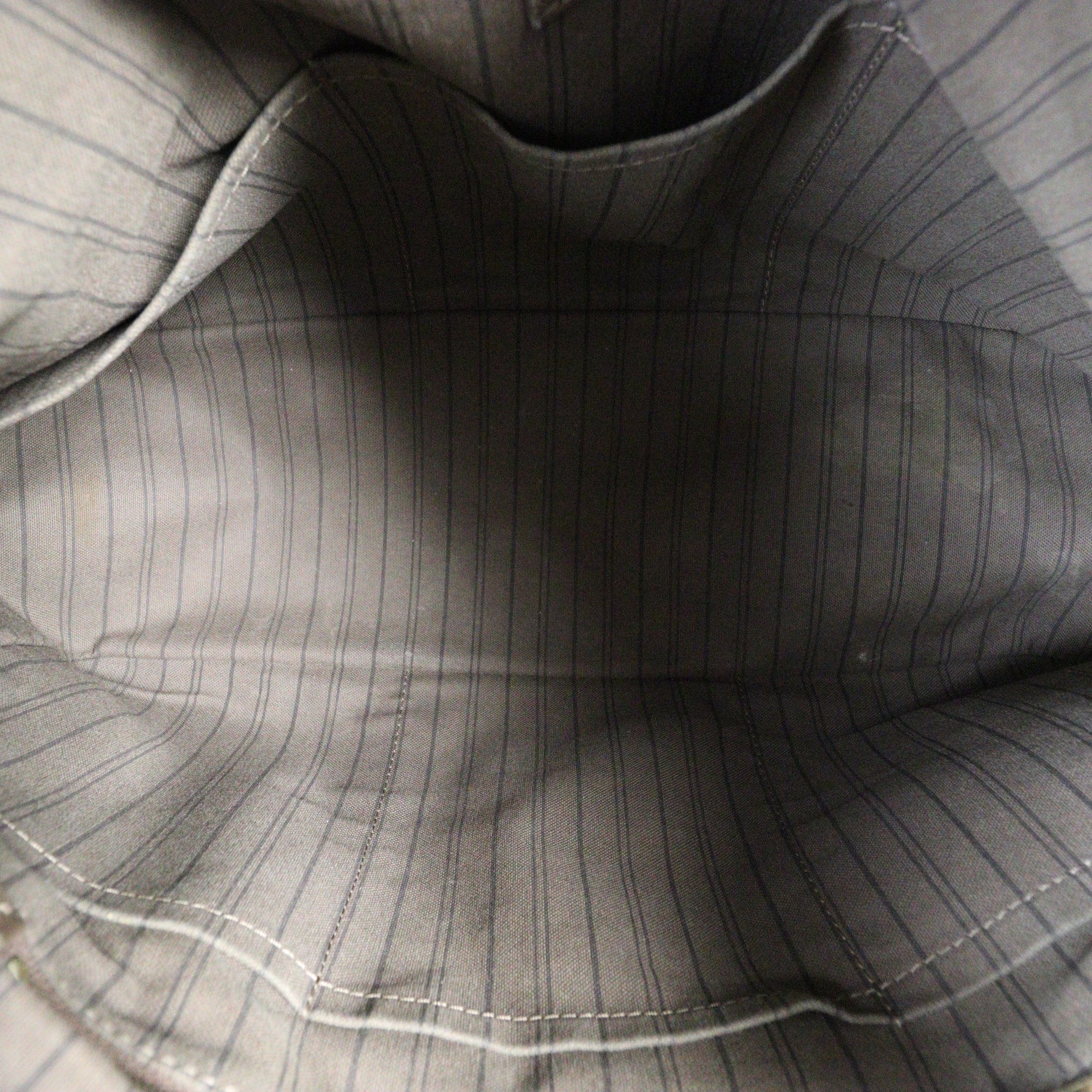 Louis Vuitton Artsy MM Monogram Empreinte