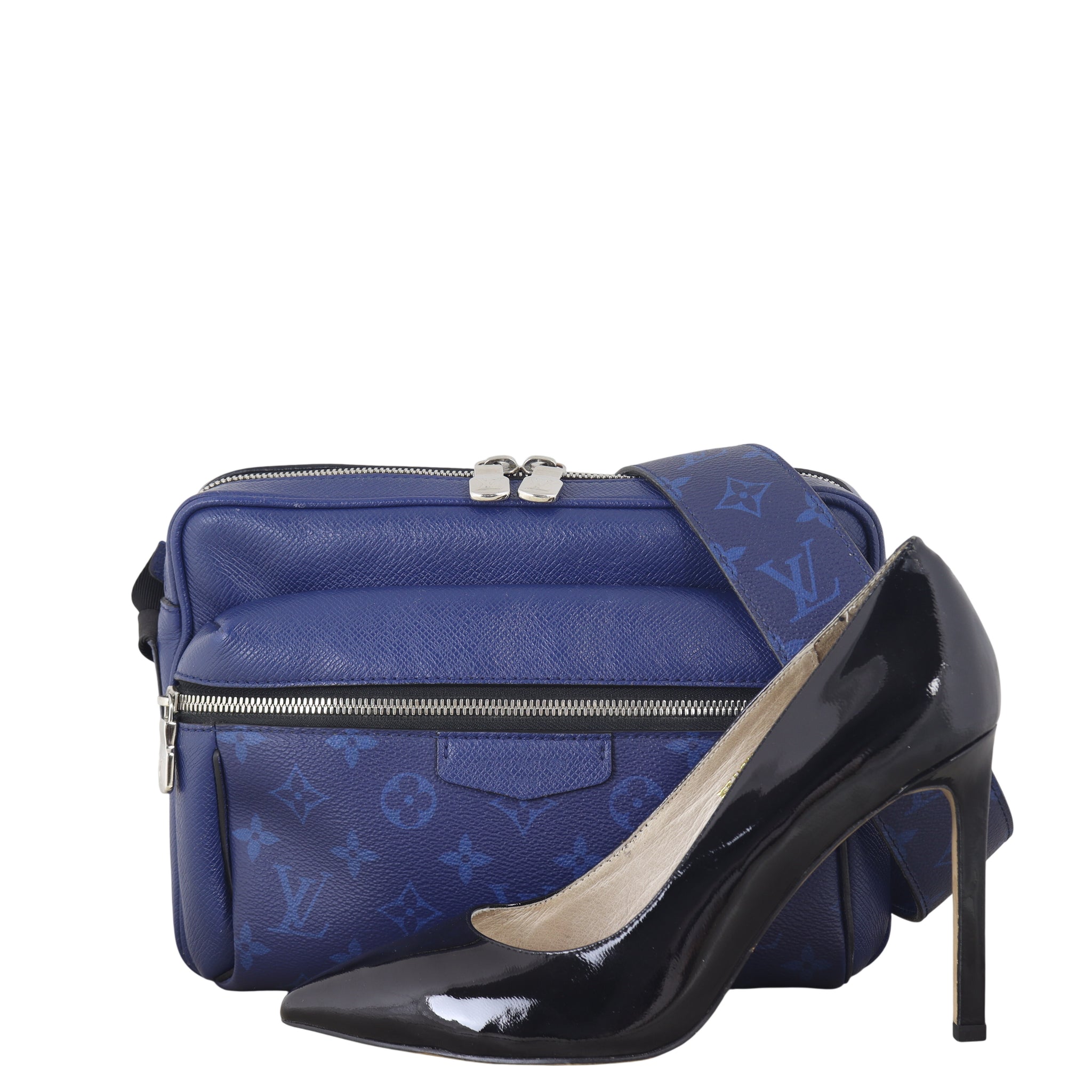 Louis Vuitton Outdoor Messenger Monogram Taigarama